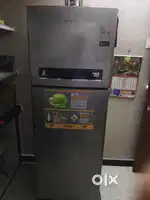 It is a 2 doors fridge