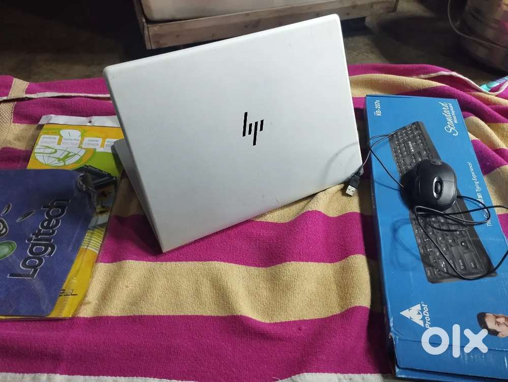 Hp Elitebook 830 g5 8gb ram 256 SSD