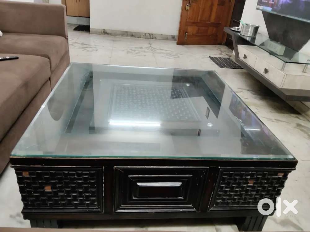 Centre table