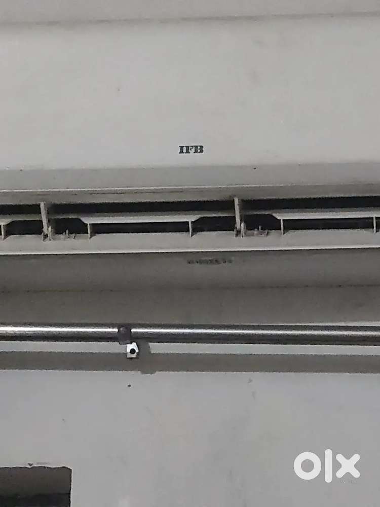 Ifb  split ac one year old