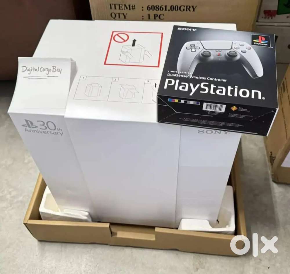 PS5 Pro 30th Anniversary Limited Edition Bundle + Bonus DualSense