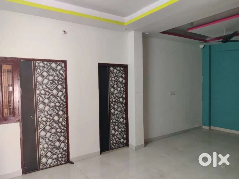 2 bhk semi furnished flat available