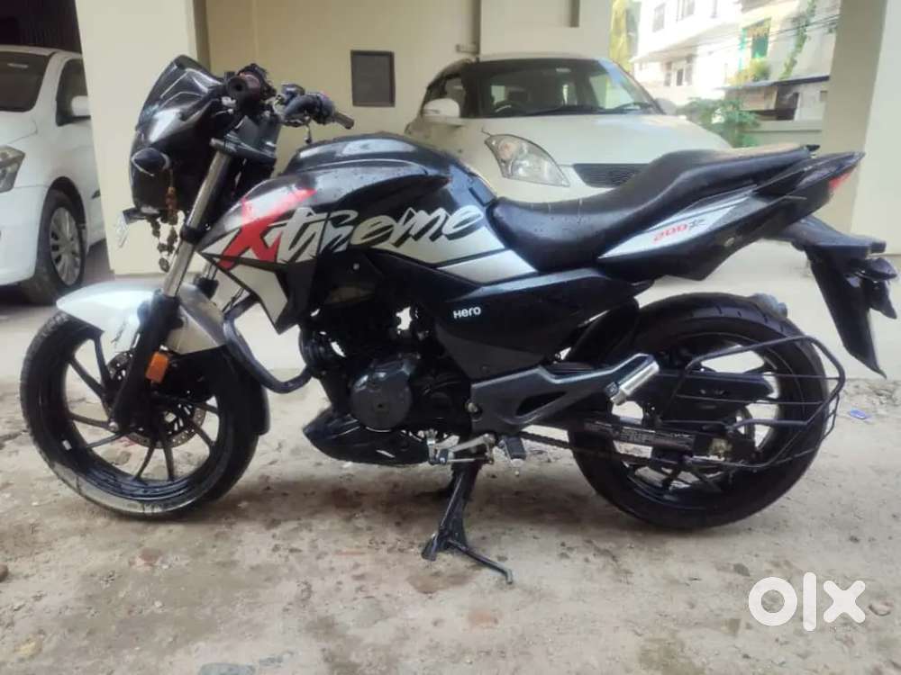 Hero Xtreme 200 R bike is on showroom condition.Bit negotiable