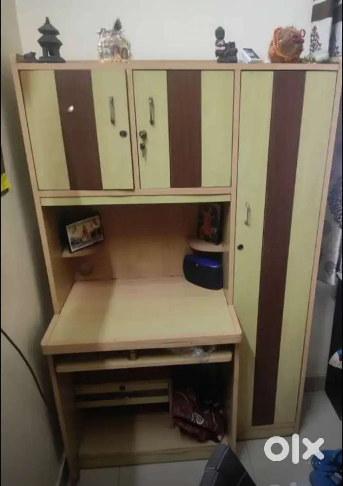 Computer table