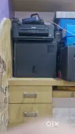 8GB RAM.     I7 processor.     Intedhd 4000
