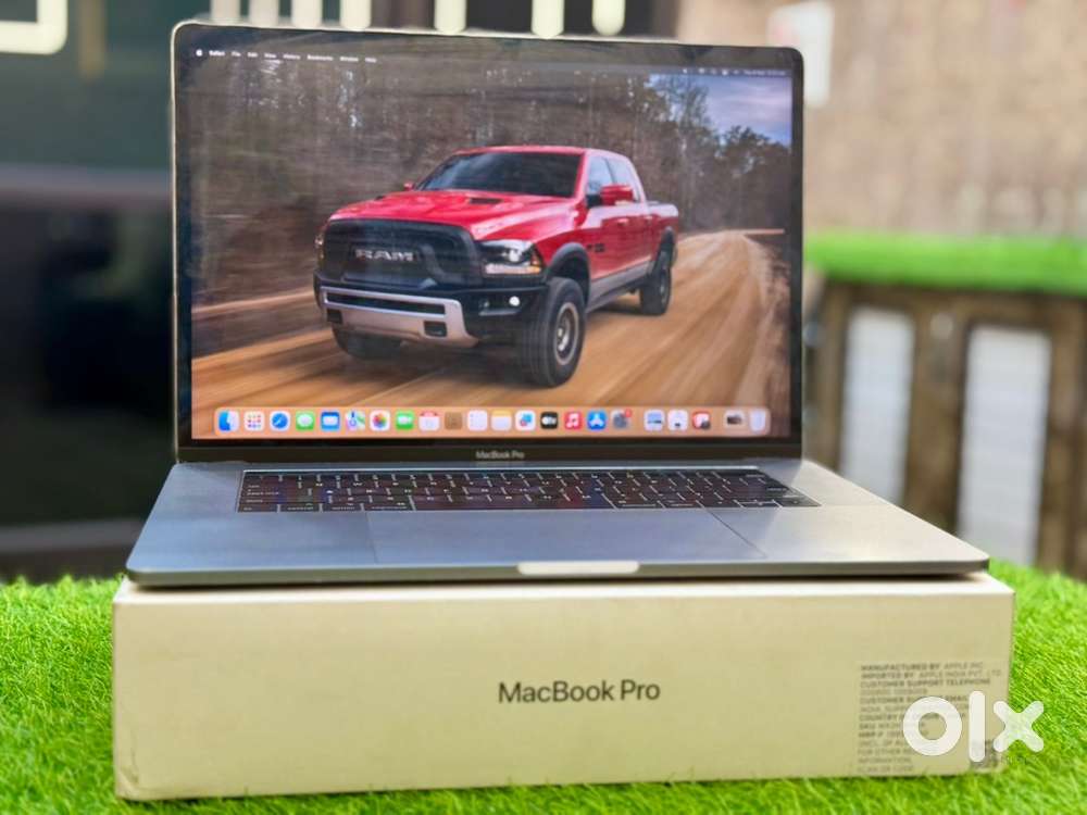 MacBook Pro 16” 2021  i9  16GB RAM  512GB SSD  Touch Bar