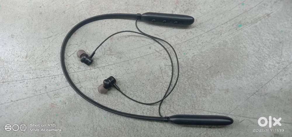 Boat company neckband