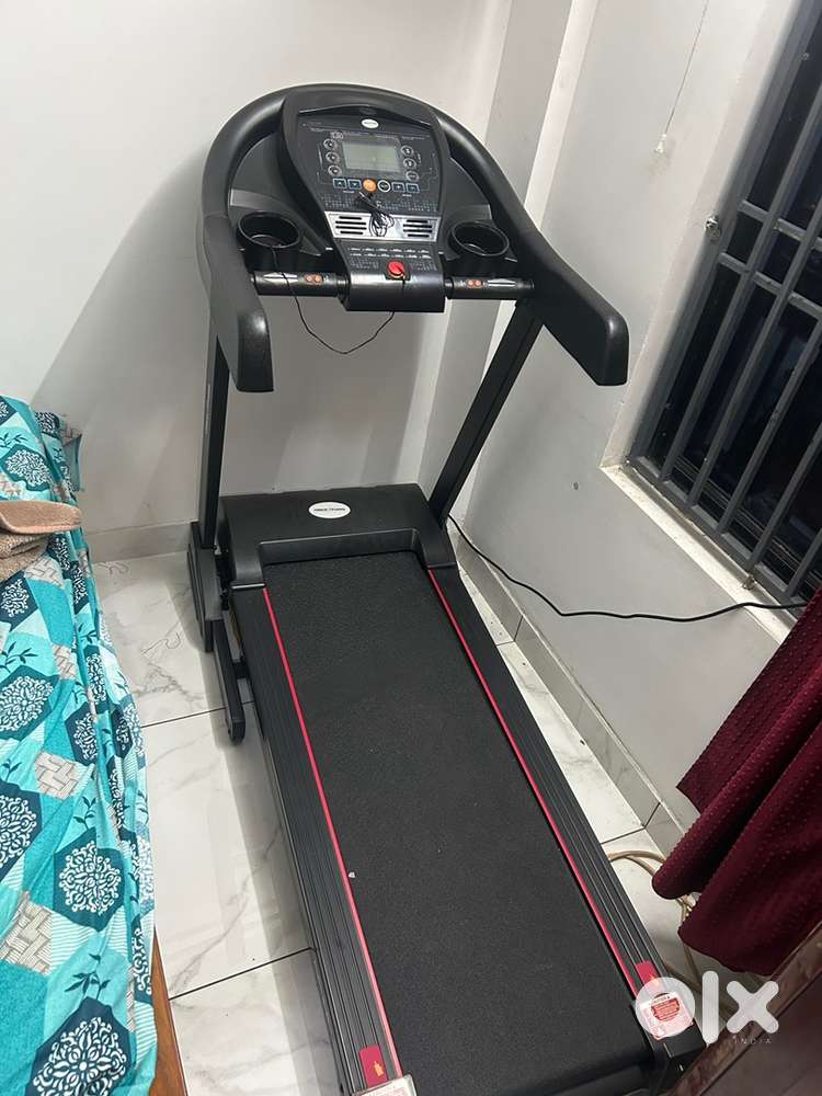 Cosco Treadmill, mac weight 140kg