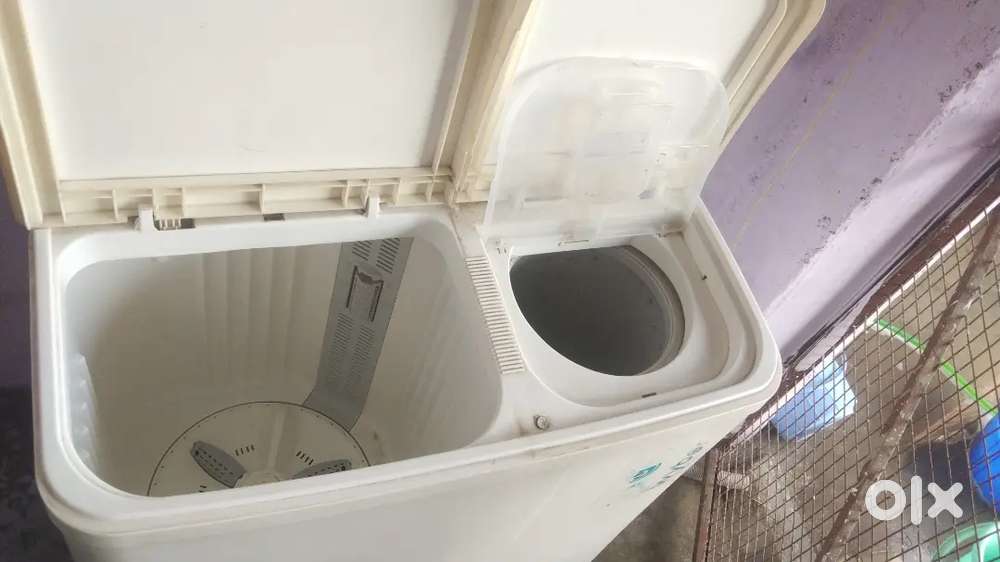 Washing machine at rupees 7000