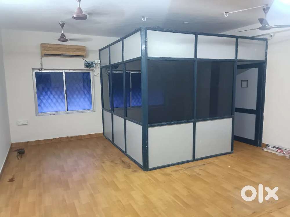 450 sq ft sami furnished office for rent in Nungambakkam.