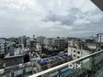 Each floor 1 flat