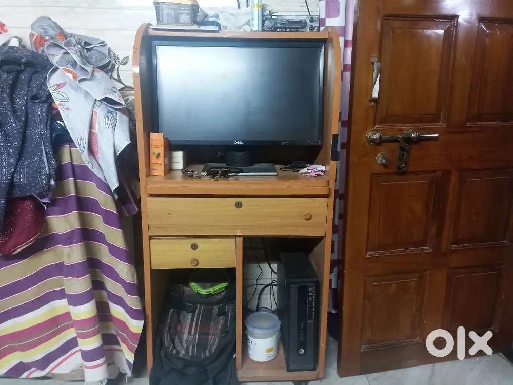Dell monitor hp cpu for Rs. 20000 only