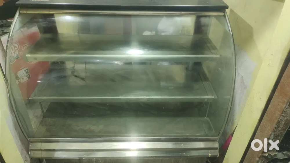 Bakery Showroom Fridge for Sale – perfect working Condition