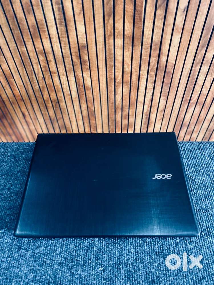 Acer travelmate p249-i3-6th gen -512 SSD