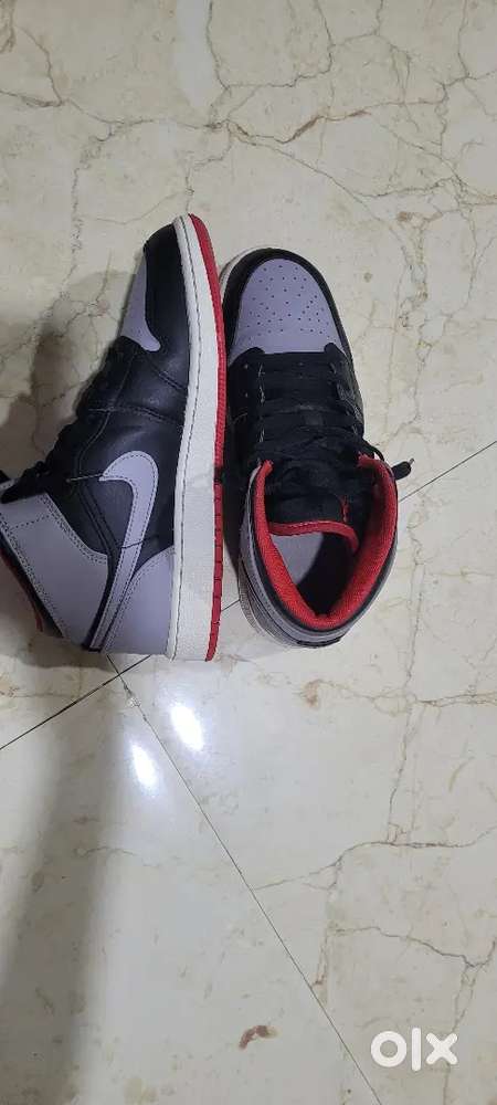 Air jordan1 mid size 5.5