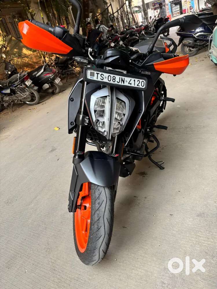 Model 2023.   km 17800  Vehicle Mint condition