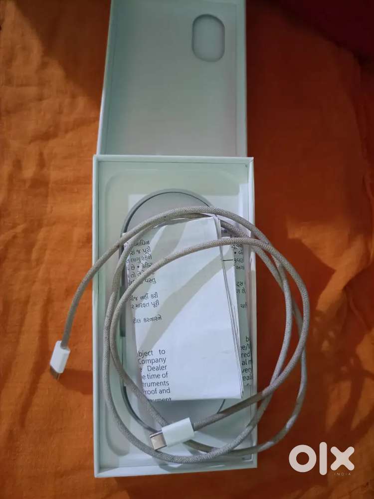 iPhone 16 128 GB battery health 100%