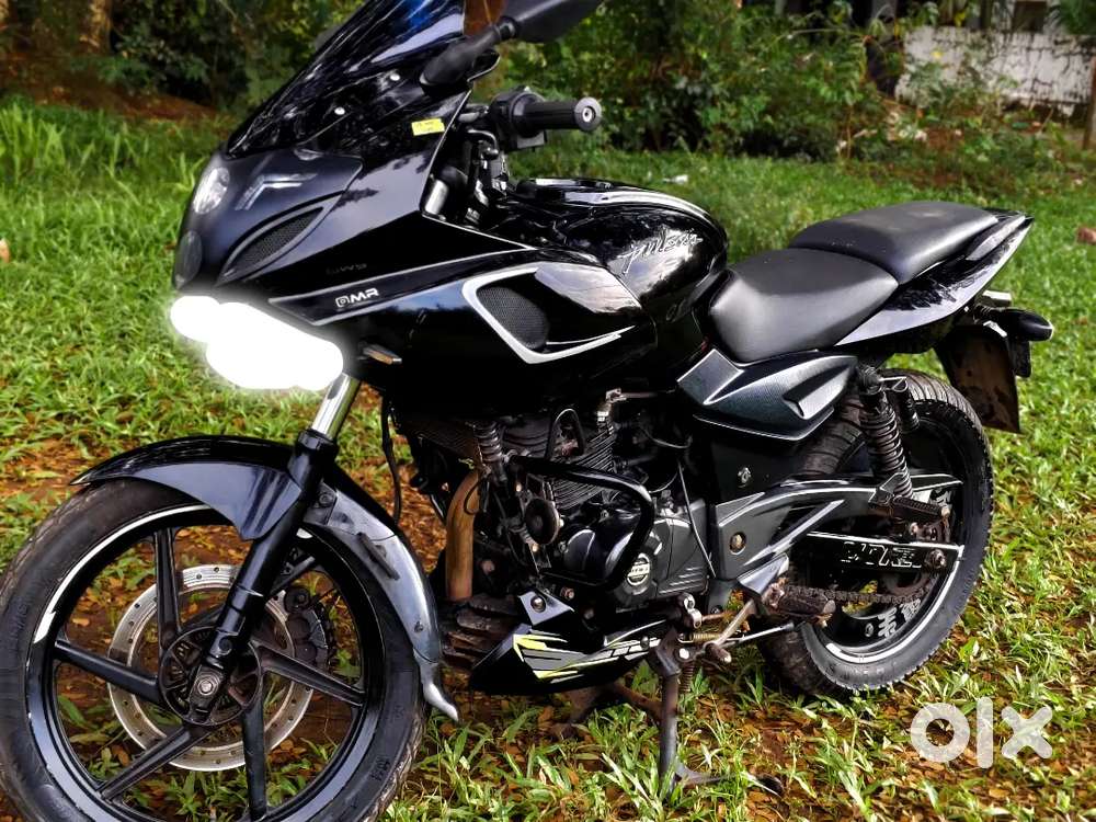 Bajaj Pulsar 220