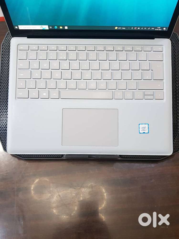 Microsoft Surface Laptop 2 – Touchscreen