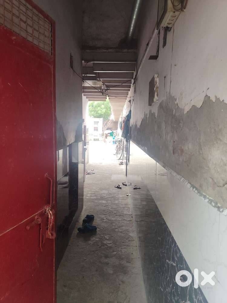 Rooms and Shops For Rent
