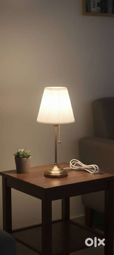 CLASSIC TABLE LAMP