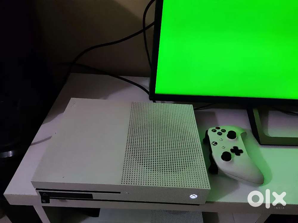 Xbox one s 500gb gta modunlocked games like new condition 2 game