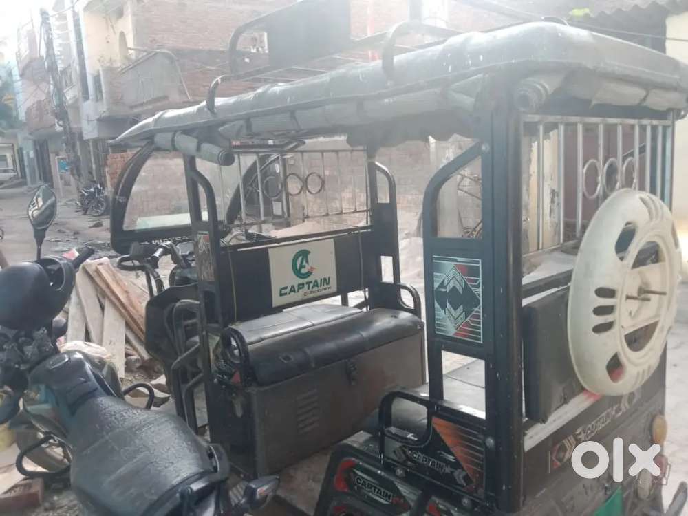 e rickshaw ki battery nahi hai recharge karne wali battery lagta hai