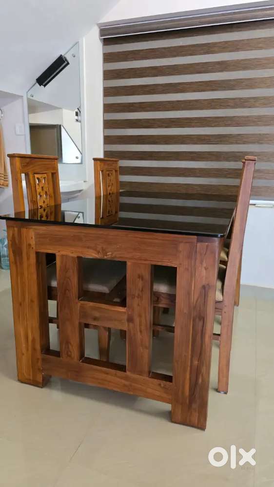 Elegent teak wood dining table with 6 chairs for sale