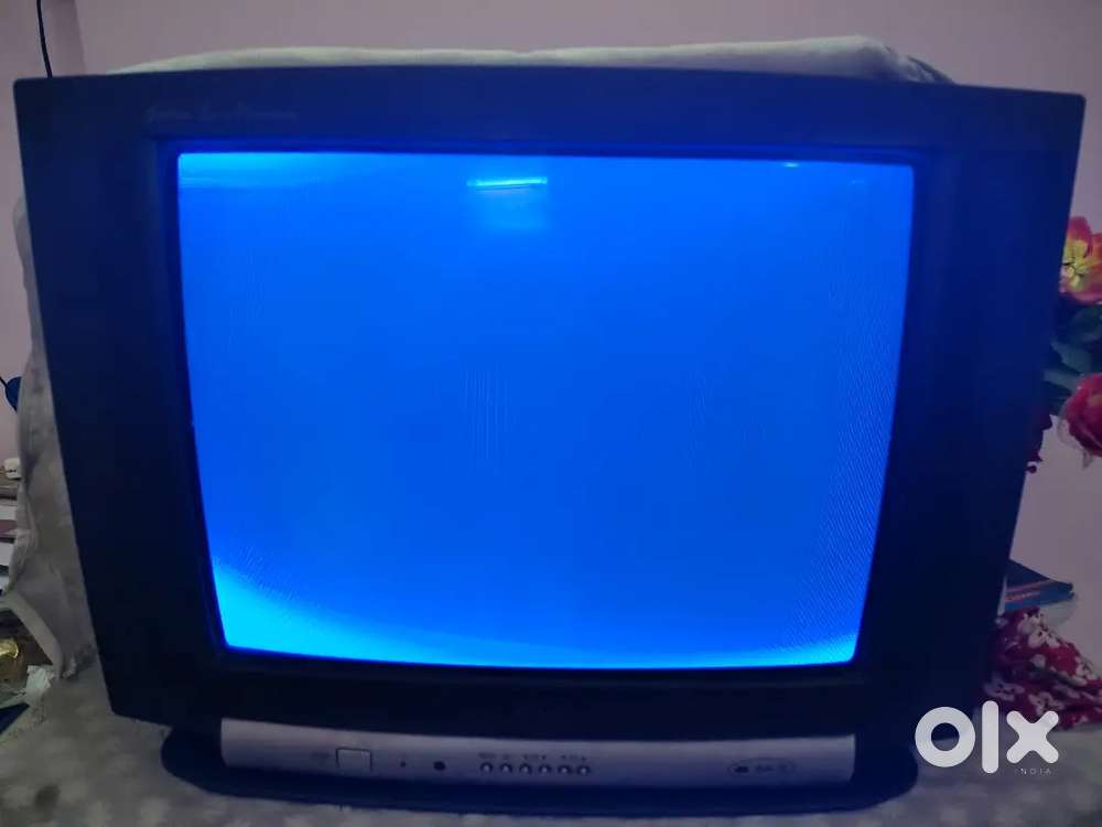 LG Golden Eye Old Tv for sale with Remote