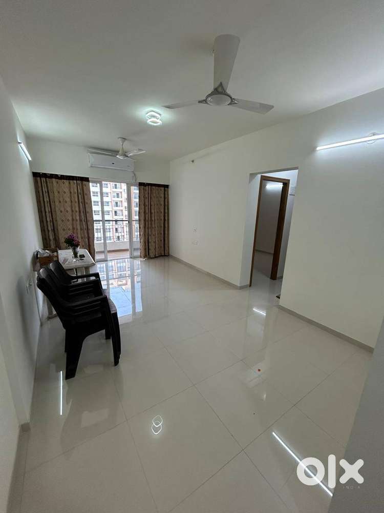 Raheja Sterling 2Bhk Flat for rent 26k in NIBM Annexe