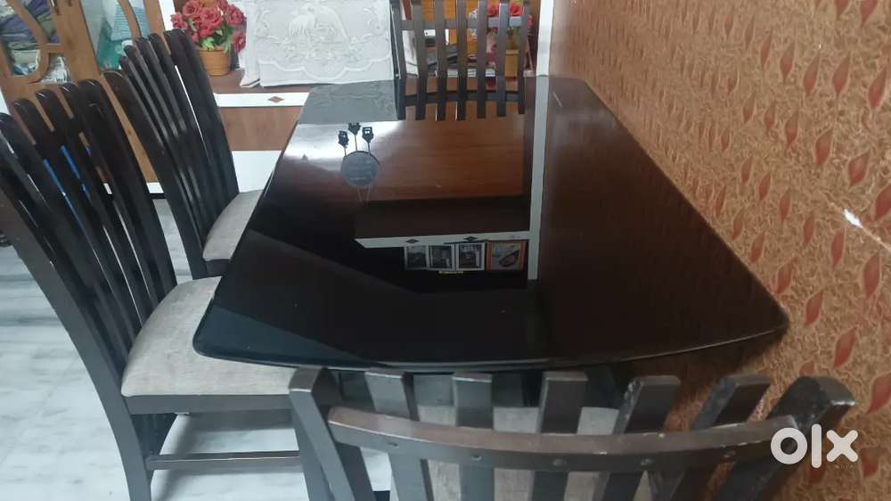 Dining table is for sale
