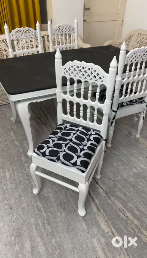 Vintage style dining table