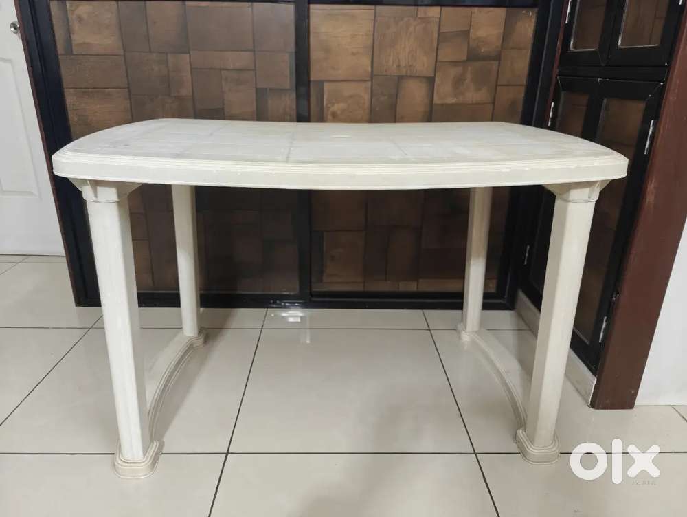 Plastic Table