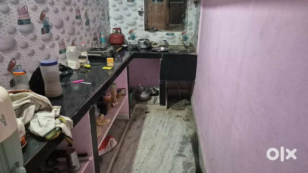 I'm looking for a roommate in Hanuman colony road number 7