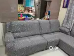 L shape sofa with cetr table