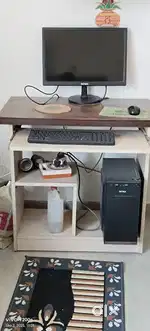 Computer with full accessories including table