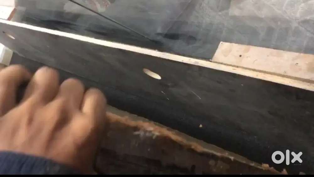 Wall fitting computer table only  urgent sale