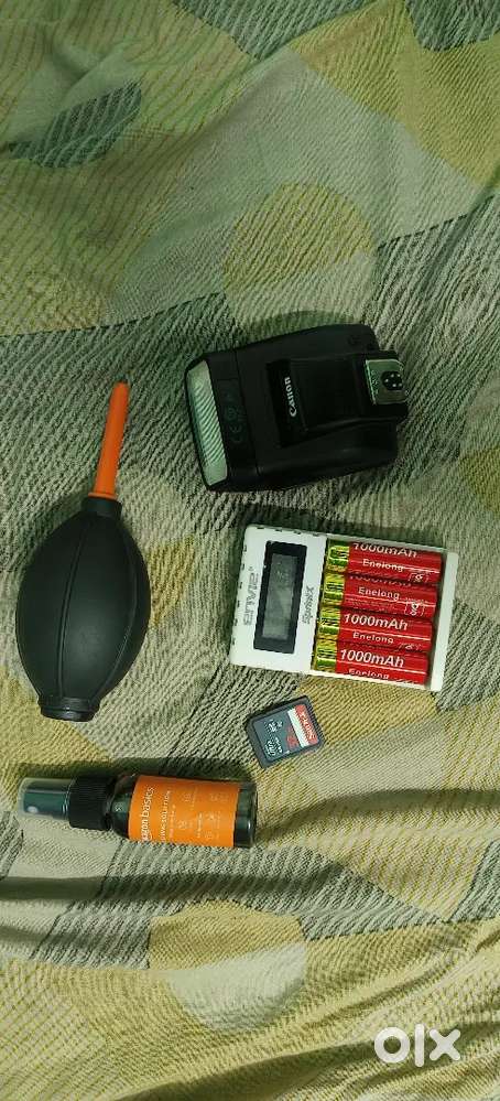 Canon Speedlite 270 EX II & cleaning kit with 32 GB memory card