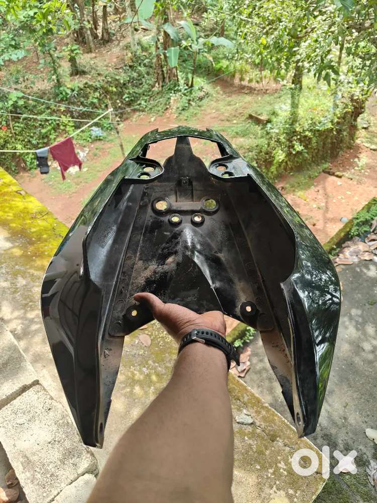 Ns 200 back tail panel