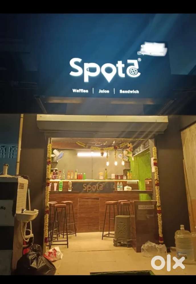 Juice and Tea shop near vels University