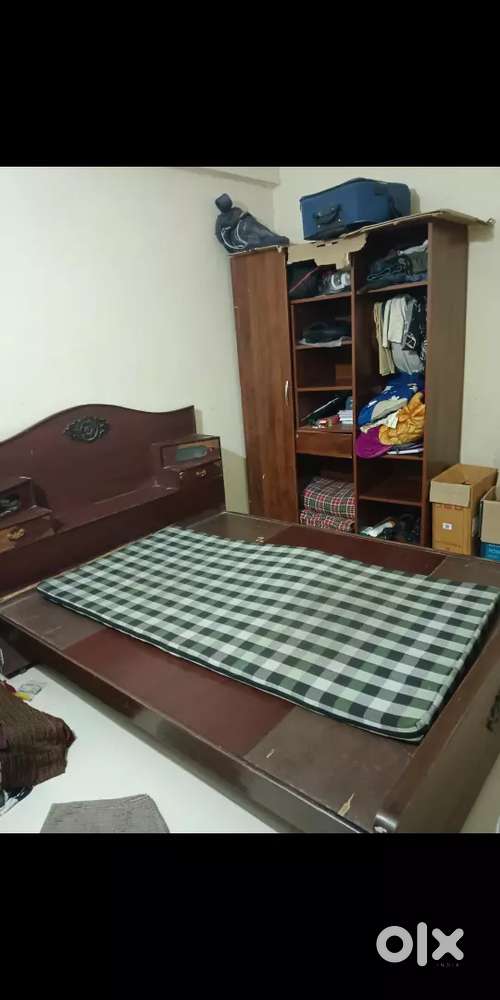 Require 2-3 Male Roommate