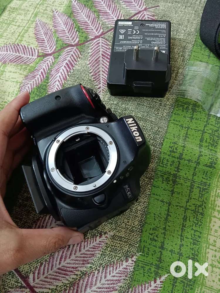 Buy nikon D5300 DSLR camera