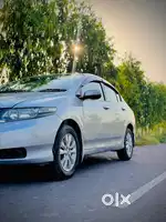 Cash/finance/Loan All original top model Honda City