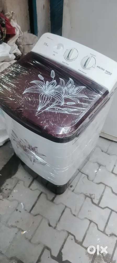 6 month old voltas 7.5 kg capacity washing machine proper working