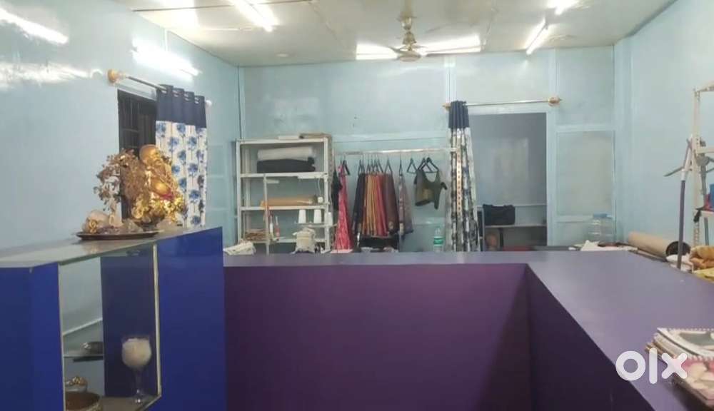 Shop Showroom available 1nov