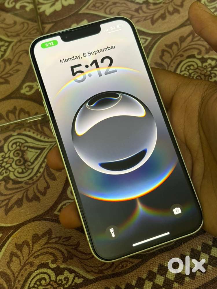 iphone 16e with Apple 1 year insurance