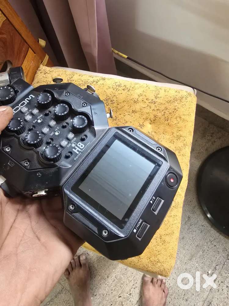 Zoom h8 audio recorder