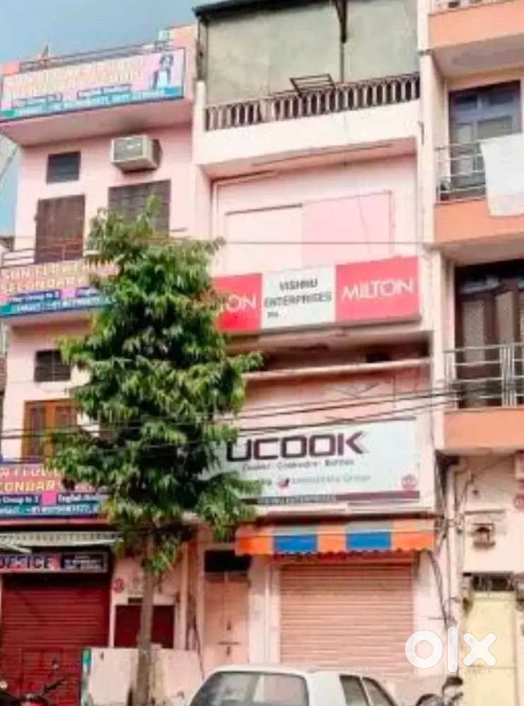 Semi commercial house 18*35