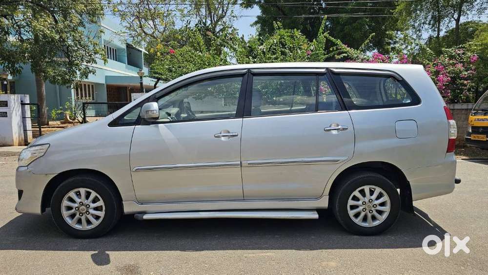 Toyota Innova 2.5 V 7 STR, 2013, Diesel