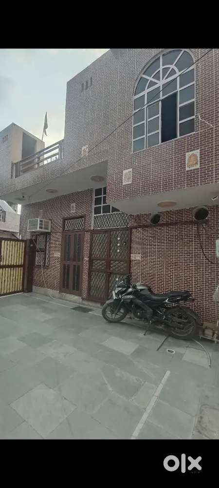 89 Gaj ka ghr hai 3 room set 12 foot gali